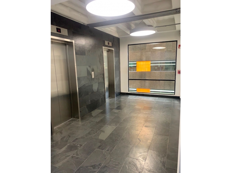 SE ARRIENDA LINDA OFICINA DE 130 METROS.A — foto 3