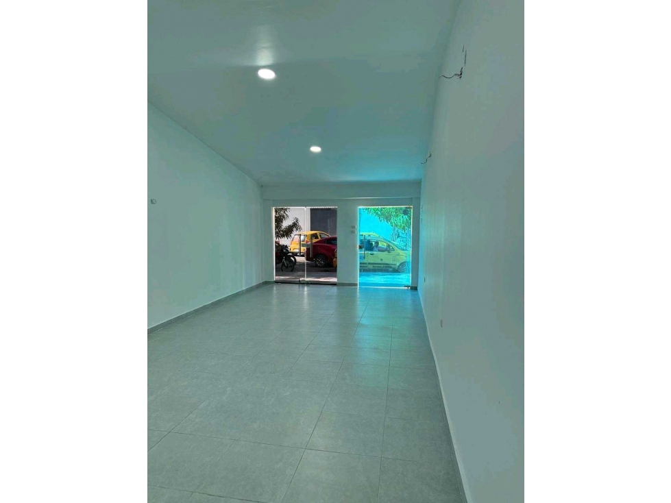 SE ARRIENDA LOCAL COMERCIAL CARRERA 15 (AL LADO DE SALUD TOTAL) - 3