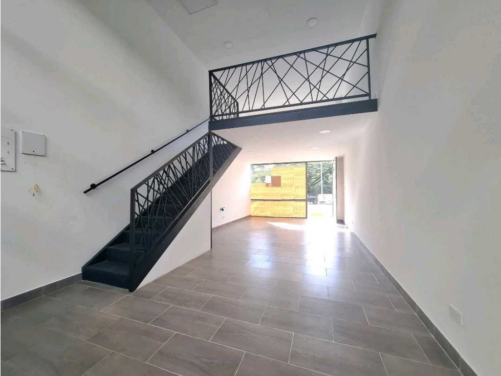 SE ARRIENDA LOCAL COMERCIAL CENTRO COMERCIAL SANTA FE SPRING - 2