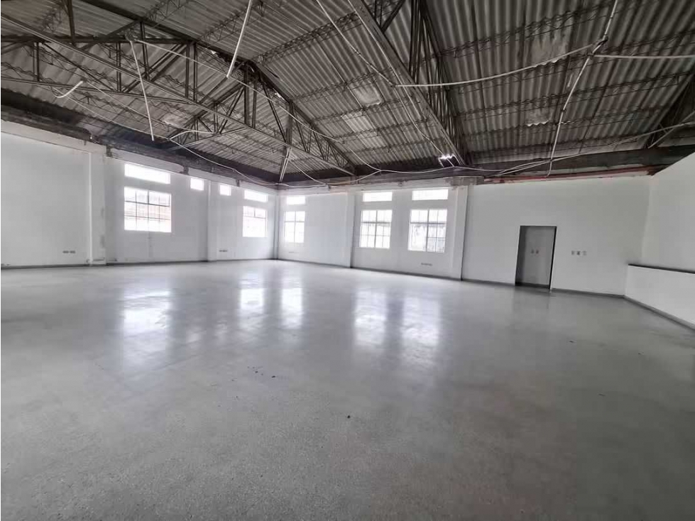 SE ARRIENDA LOCAL COMERCIAL CENTRO CARTAGO VALLE - 3