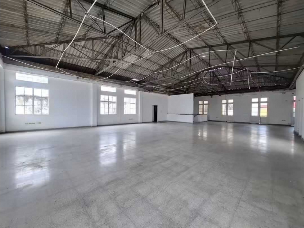 SE ARRIENDA LOCAL COMERCIAL CENTRO CARTAGO VALLE - 4