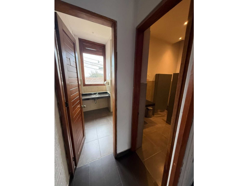 ARRIENDO LOCAL COMERCIAL 594M²EN USAQUEN — foto 3