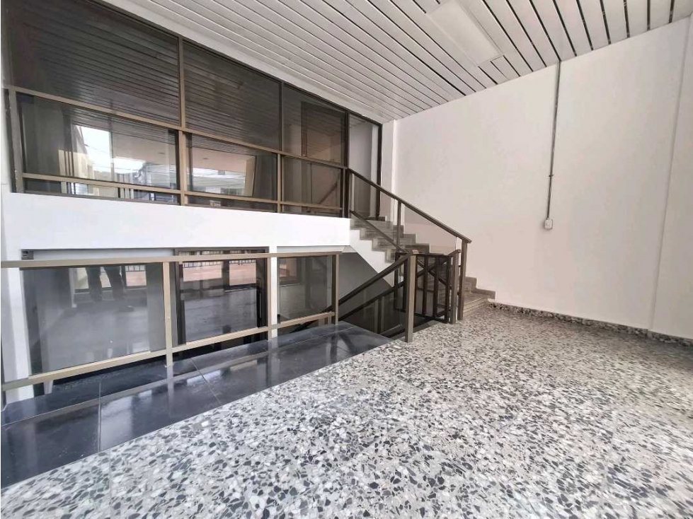 SE ARRIENDA LOCAL COMERCIAL EDIFICIO SAN CARLOS CARTAGO VALLE - 6