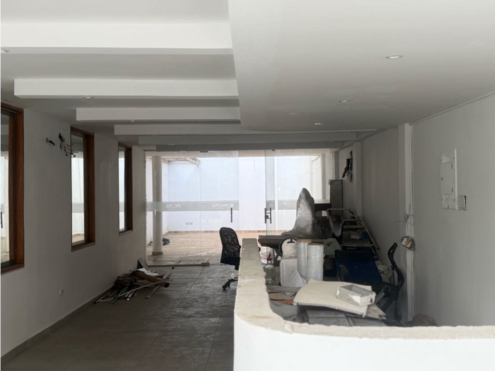 SE ARRIENDA LOCAL COMERCIAL EN BOCAGRANDE