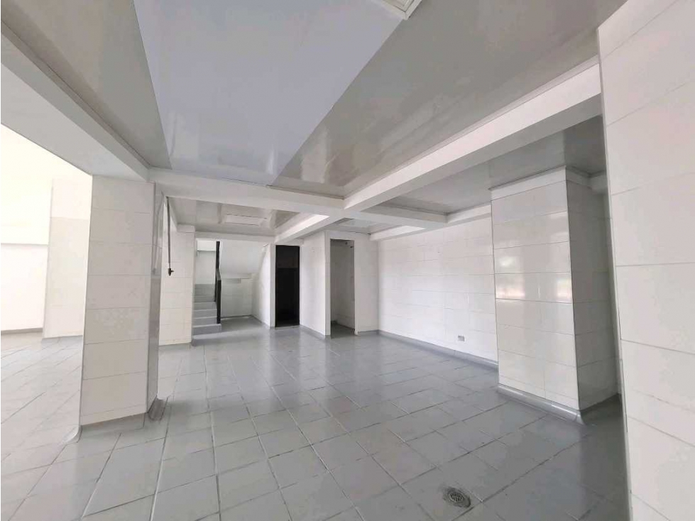 SE ARRIENDA LOCAL COMERCIAL MALL CASCABELES CARTAGO VALLE - 4