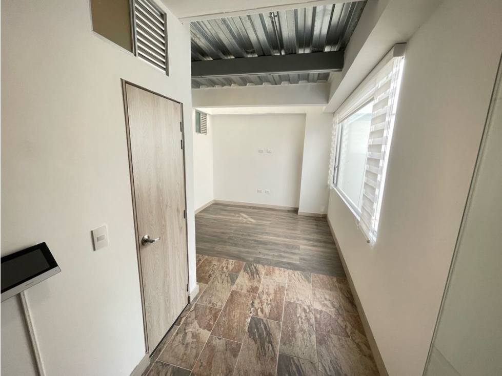 Se Vende Local Comercial- Sector Profesionales