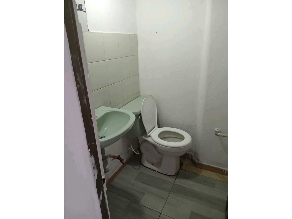 ARRIENDO LOCAL COMERCIAL SOBRE PPAL AV VCIO BOGOTA — foto 4