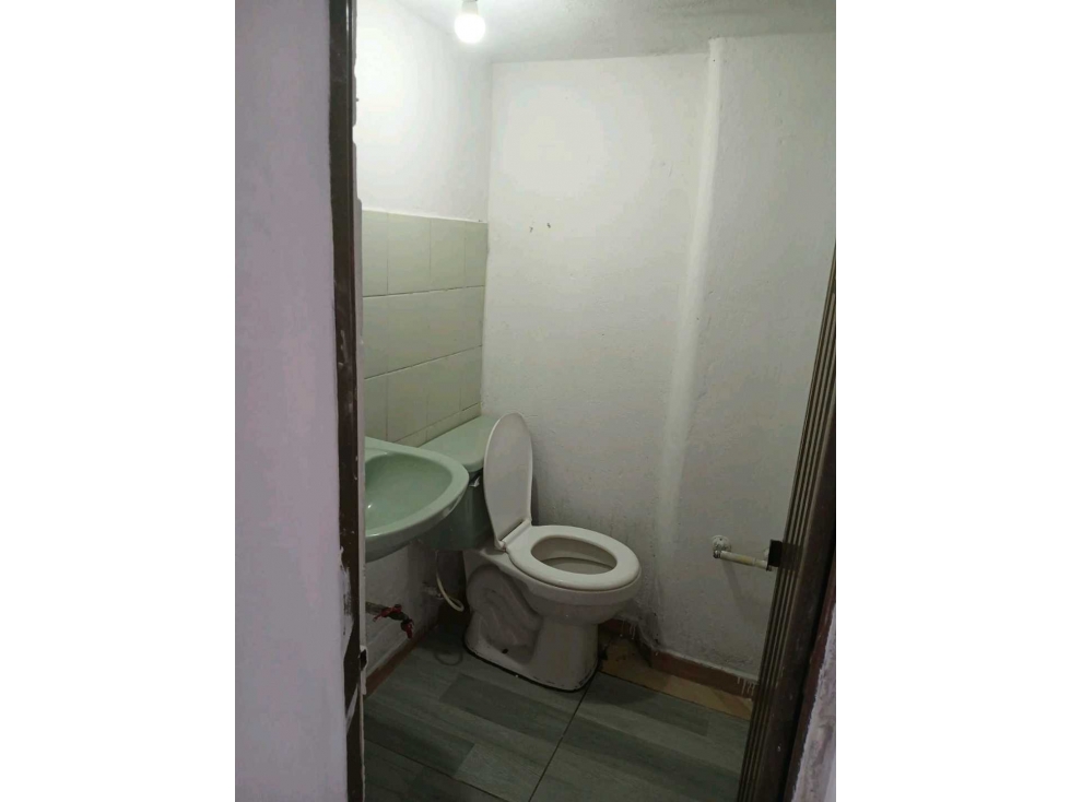 ARRIENDO LOCAL COMERCIAL SOBRE PPAL AV VCIO BOGOTA — foto 5