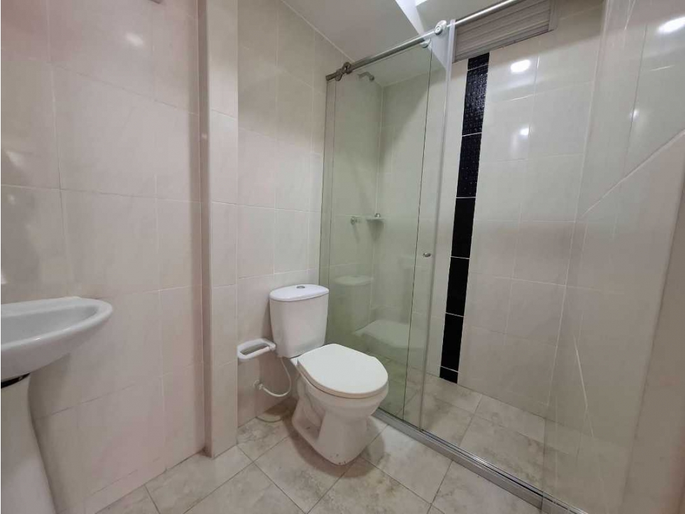 SE ARRIENDA LOCAL COMERCIAL TERRAZAS DEL LLANO CARTAGO VALLE - 4