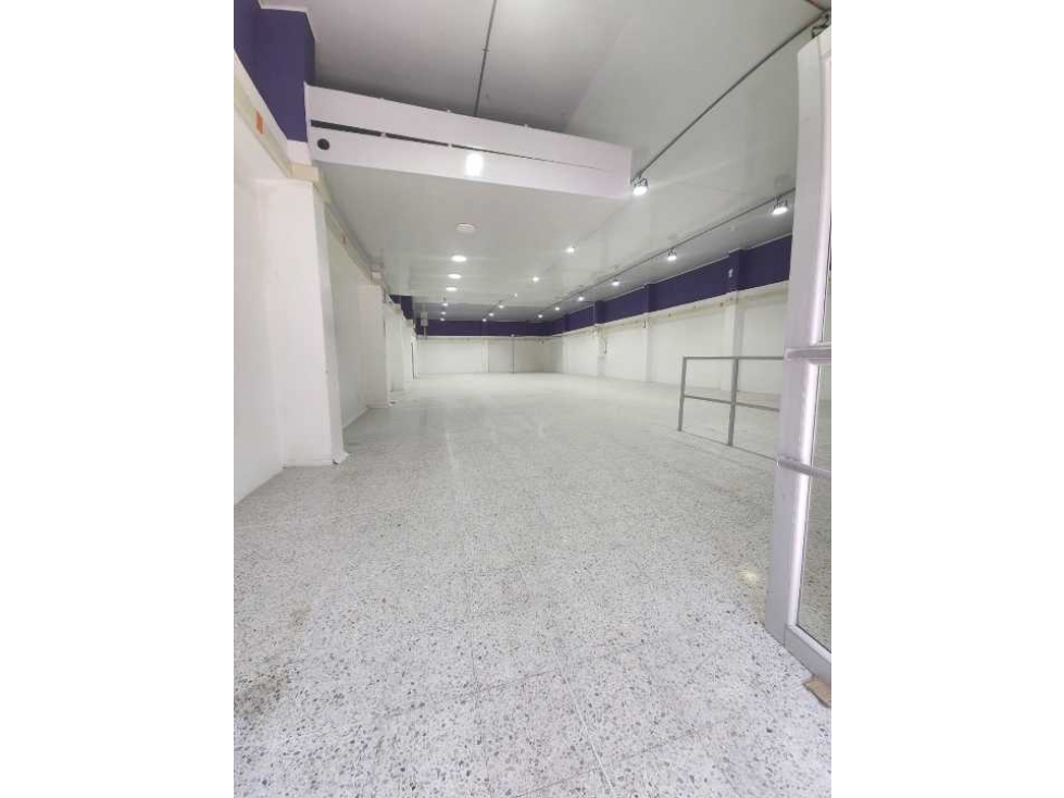 SE ARRIENDA LOCAL PARA USO COMERCIAL, AREA 350 MTS, AGUAZUL - 1