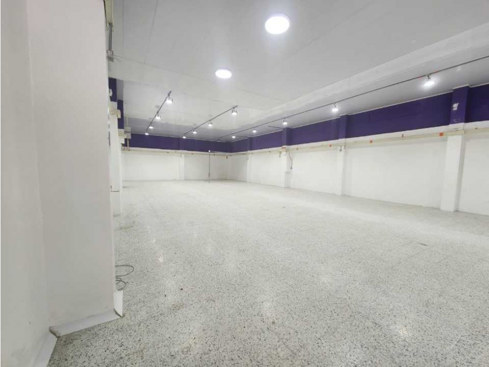 SE ARRIENDA LOCAL PARA USO COMERCIAL, AREA 350 MTS, AGUAZUL - 2