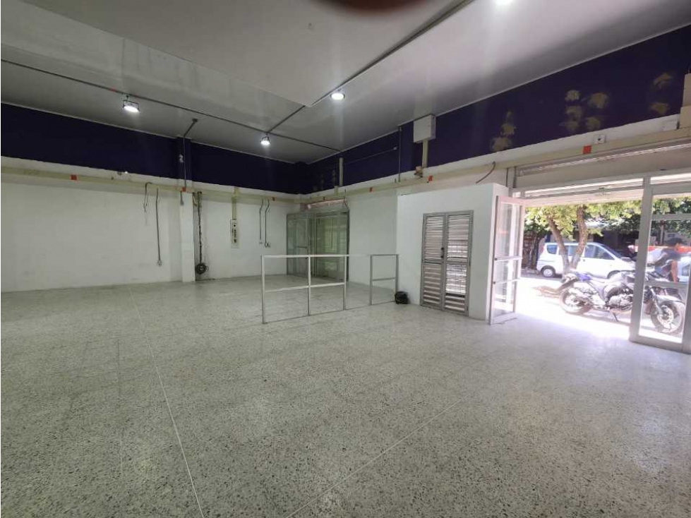 SE ARRIENDA LOCAL PARA USO COMERCIAL, AREA 350 MTS, AGUAZUL - 3