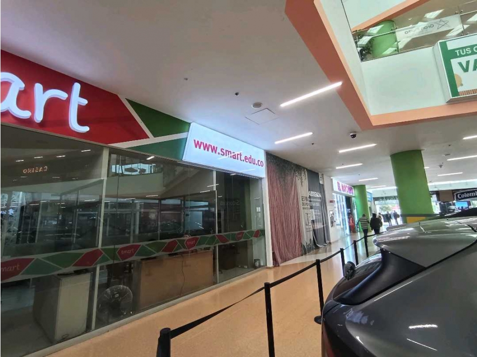SE ARRIENDAN LOCALES E ISLAS EN CENTRO COMERCIAL DEL SUR DE BOGOTA — foto 3