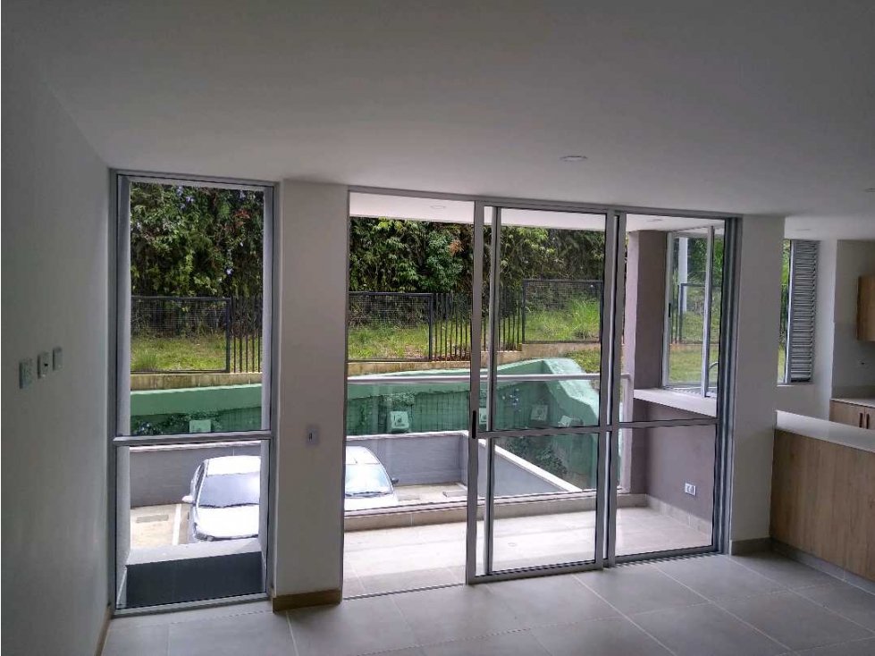 Se arrienda moderno apartamento en Rionegro