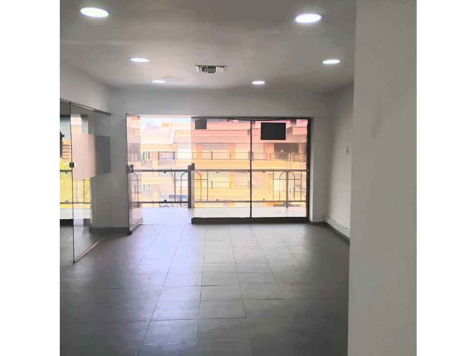 SE ARRIENDA OFICINA EN ALTO PRADO BARRANQUILLA