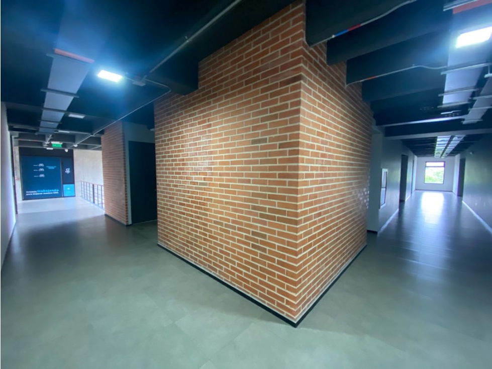 Se Arrienda Oficina en el Centro de Negocios de Cerritos — foto 4
