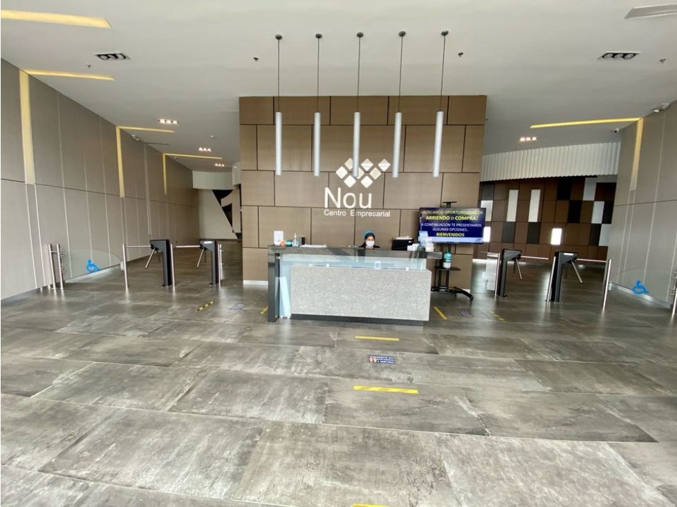 SE ARRIENDA OFICINA CENTRO EMPRESARIAL NOU - 5