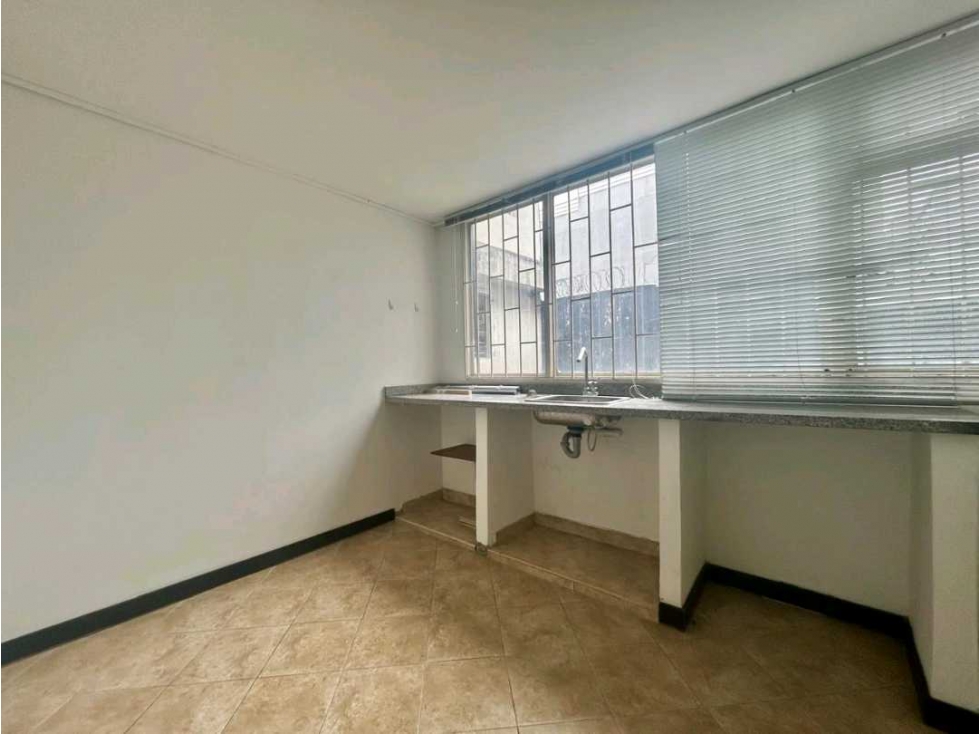 SE ARRIENDA OFICINA O CONSULTORIO CHAPINERO — foto 4