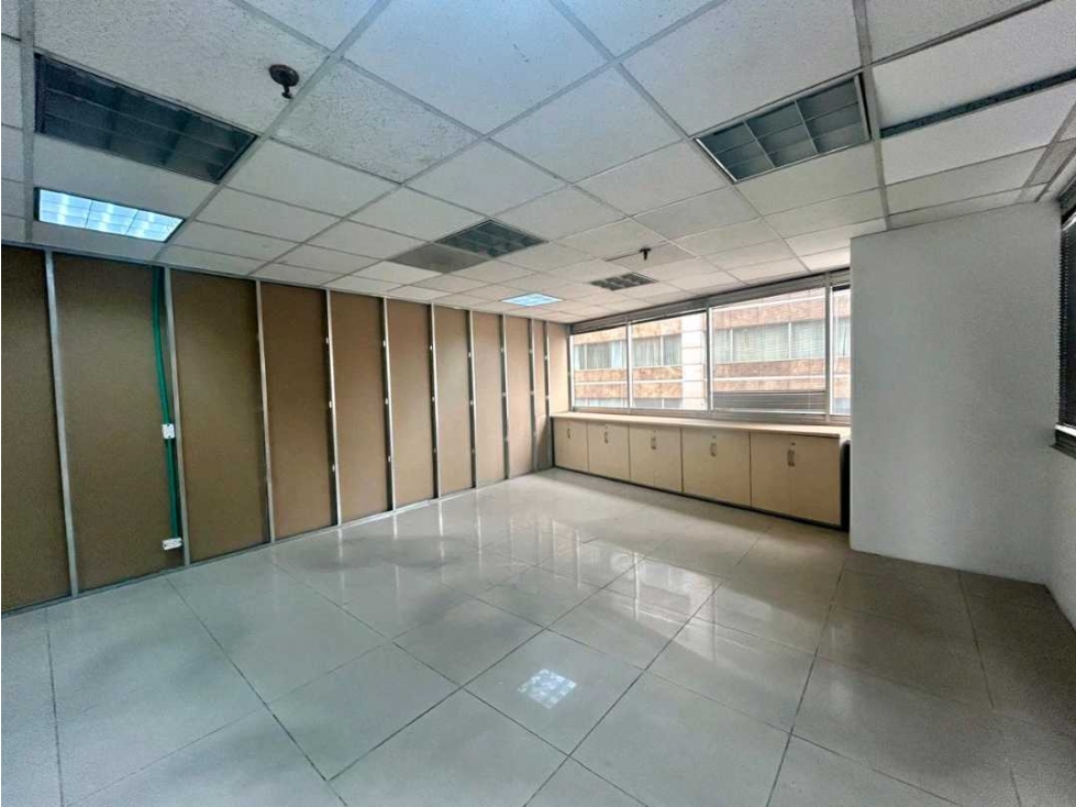 SE ARRIENDA OFICINA SECTOR FINANCIERO BOGOTA — foto 4