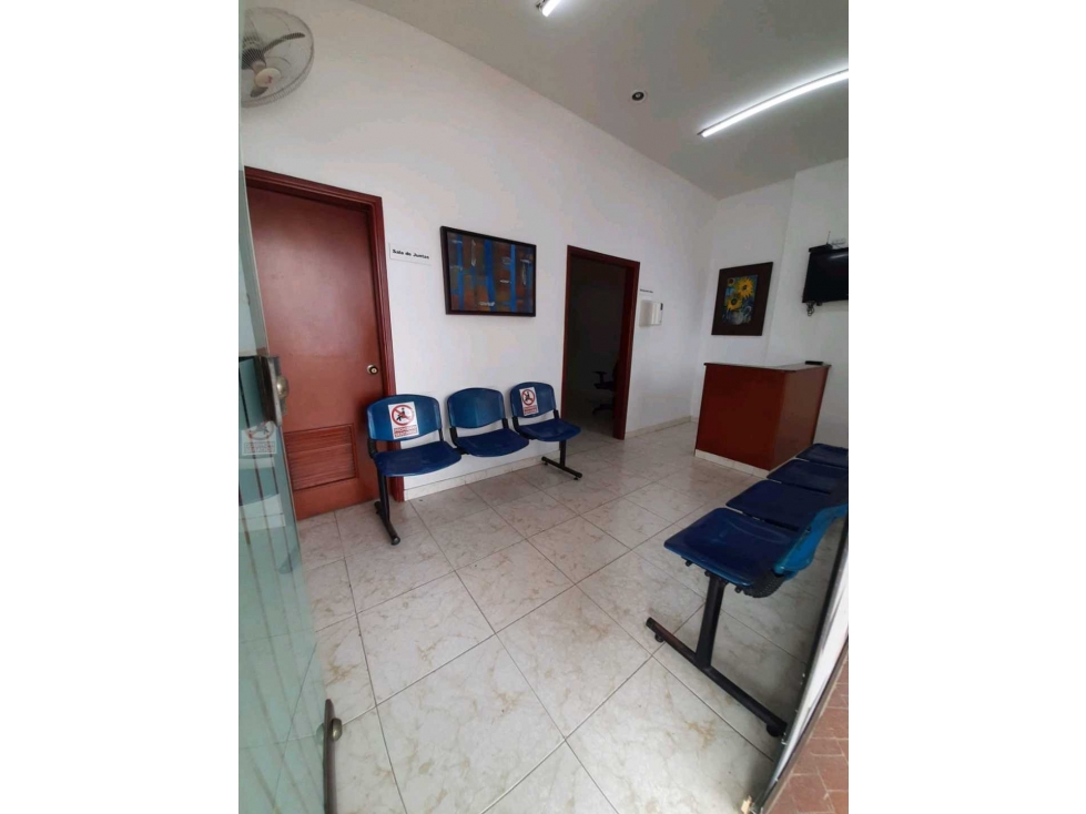 SE ARRIENDA OFICINAS CENTRO MEDICO PENTA - 6