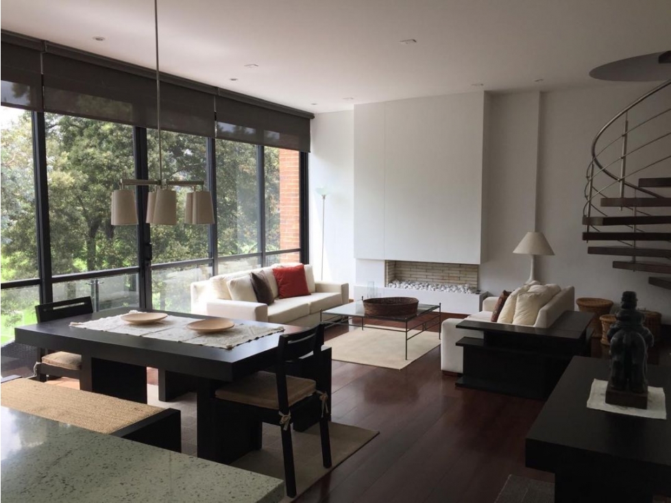 SE ARRIENDA APARTAMENTO PENTHOUSE CON TERRAZA EN CALLEJA ALTA.A