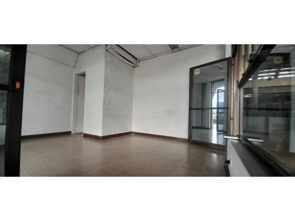 Oficina en arriendo, Terminal del Sur, Medellín / 19m² — foto 3