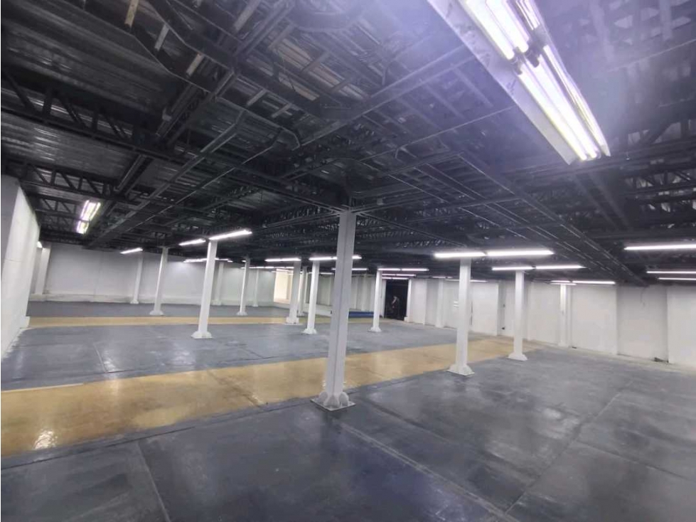 Se Arriendan locales comerciales en Fontibon