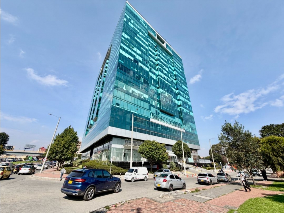 SE ARRIENDA/SE VENDE OFICINA CON LA MEJOR VISTA / 2 OFICINAS PRIVADAS