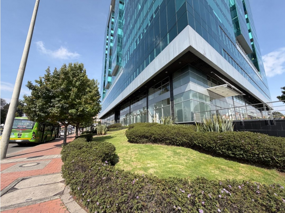 SE ARRIENDA/SE VENDE OFICINA CON LA MEJOR VISTA / 2 OFICINAS PRIVADAS — foto 2