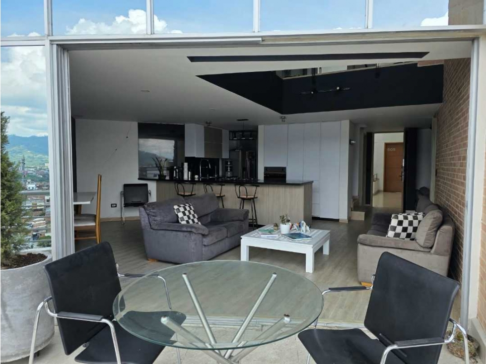 SE RENTA ESPECTACULAR PENTHOUSE DUPLEX EN LA CIRCUNVALAR, PEREIRA