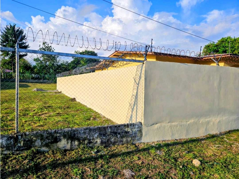 Se renta amplia casa ubicada en La Mata de Bugaba. Negociable - 4