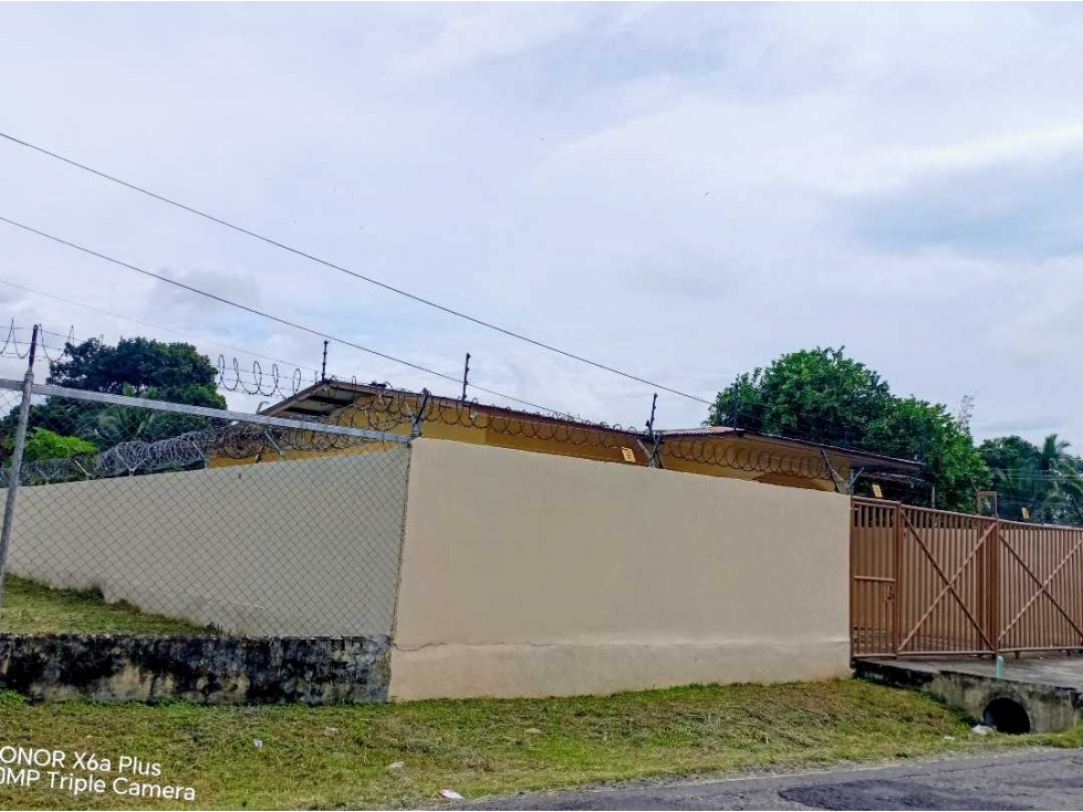 Se renta amplia casa ubicada en La Mata de Bugaba. Negociable - 3