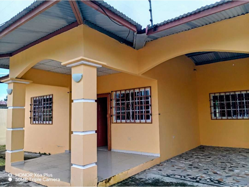 Se renta amplia casa ubicada en La Mata de Bugaba. Negociable - 4