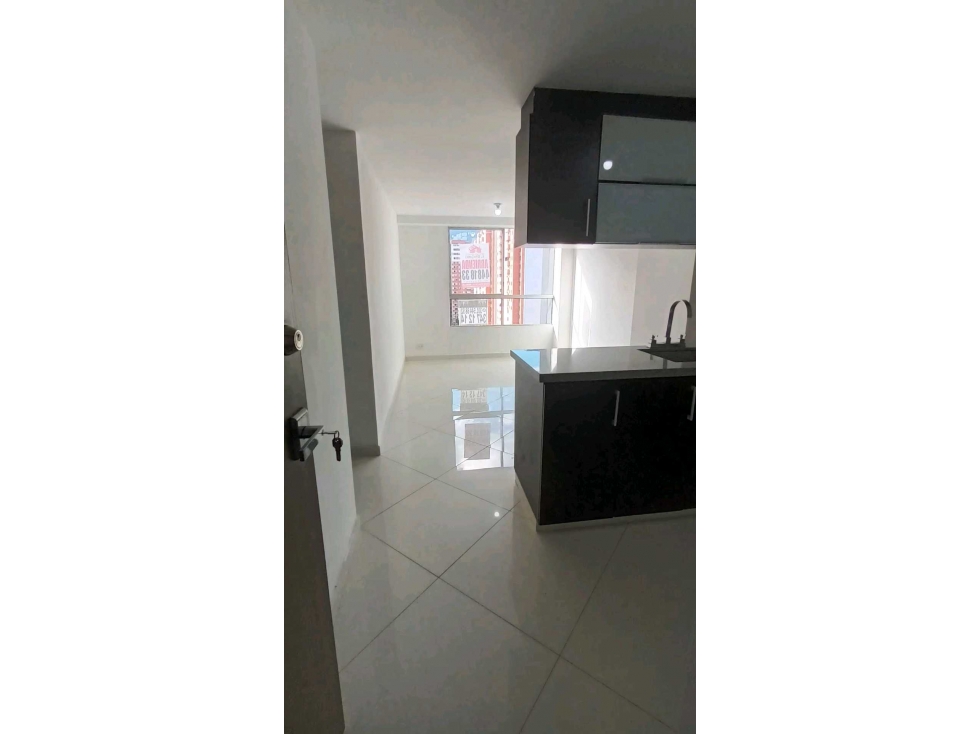 SE RENTA APARTAMENTO EN LOS COLORES