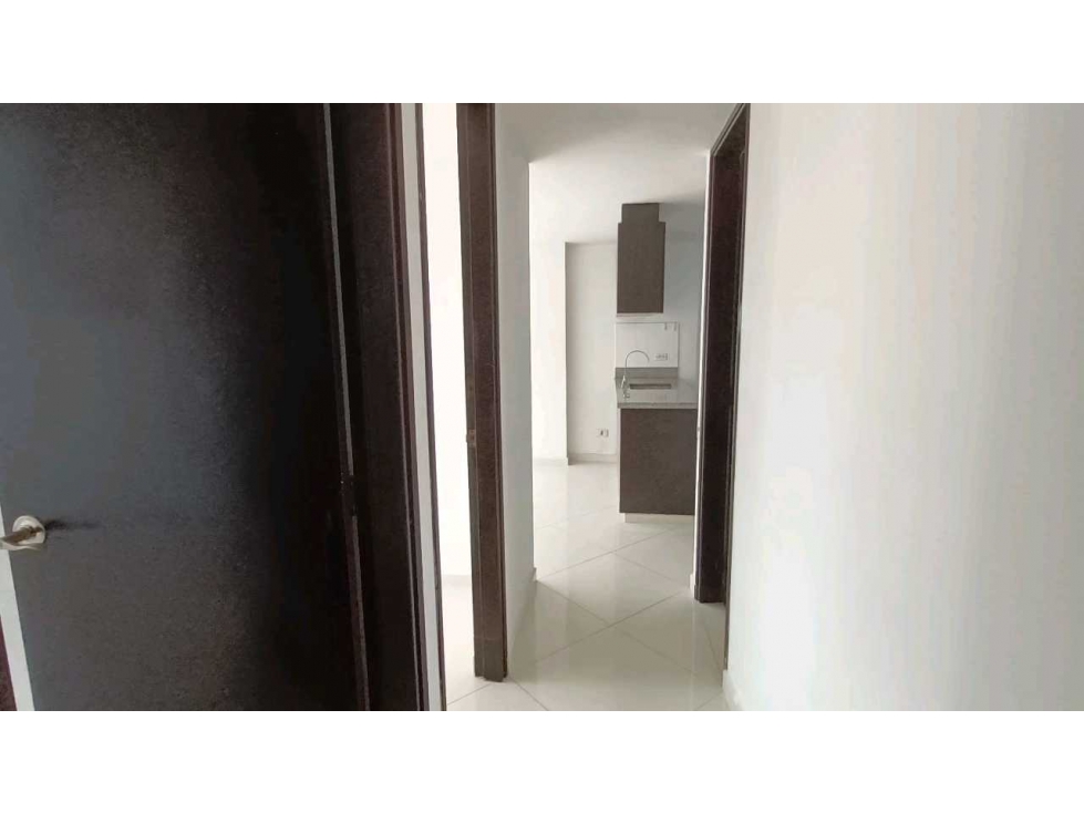 SE RENTA APARTAMENTO EN LOS COLORES — foto 2