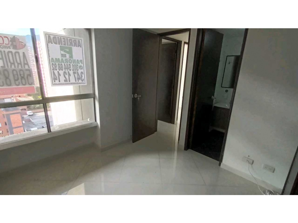 SE RENTA APARTAMENTO EN LOS COLORES — foto 4