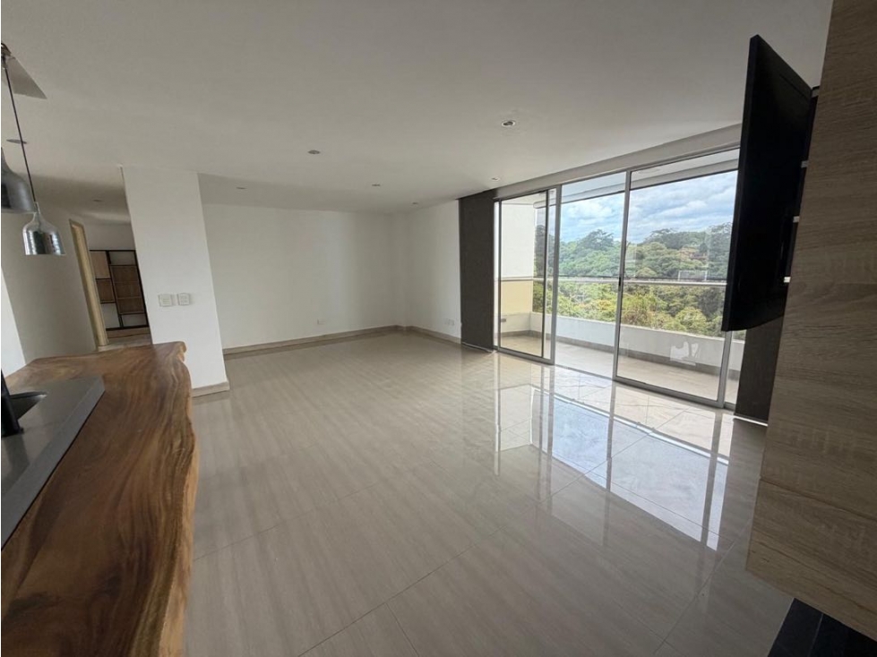 SE RENTA APARTAMENTO EN PINARES ALTO — foto 3