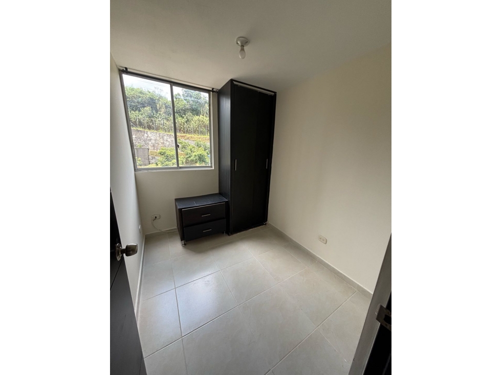SE RENTA APARTAMENTO EN VILLA VERDE PARA CESIÓN — foto 6