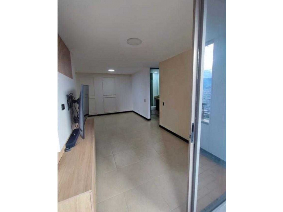 Se renta apto en Loma del Indio. Piso alto. Unidad super completa. — foto 3