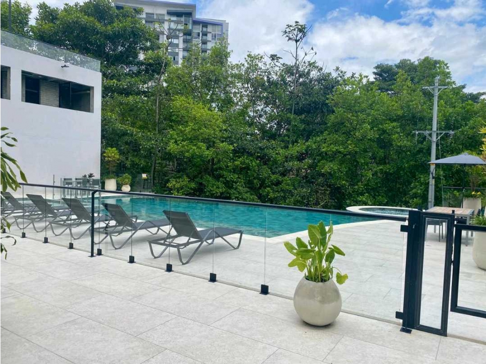 Se renta espectacular apartamento con excelente vista en Cerritos