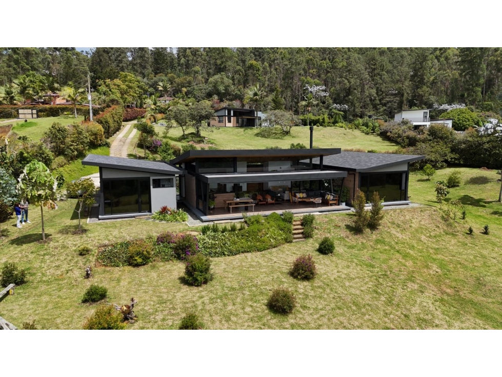 Hermosa casa campestre en el Retiro