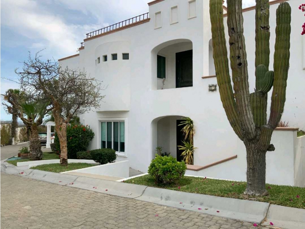 Se renta hermosa casa en en villas neptuno