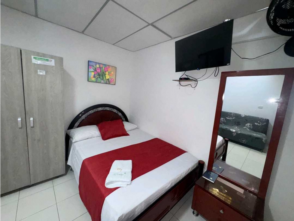 SE RENTA HOTEL EN EL CENTRO DE PEREIRA A UNA CUADRA DEL LAGO - 2