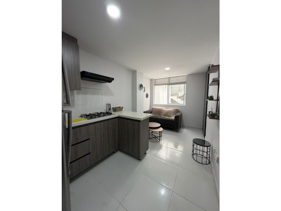 Arriendo - venta apartamento amoblado conquistadores — foto 2