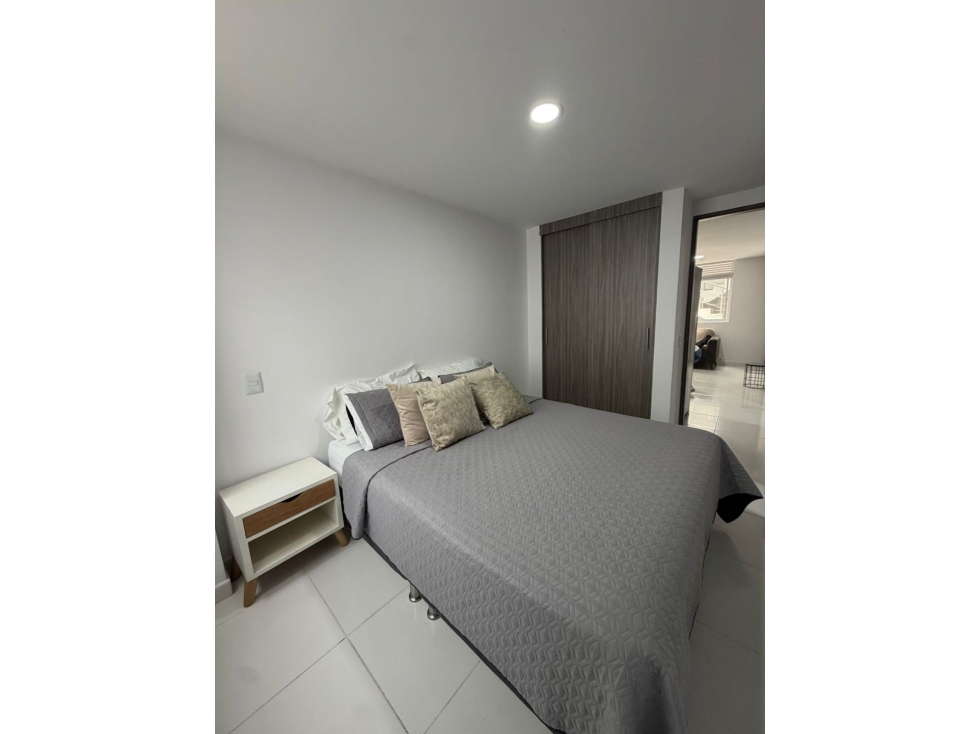 Arriendo - venta apartamento amoblado conquistadores — foto 6