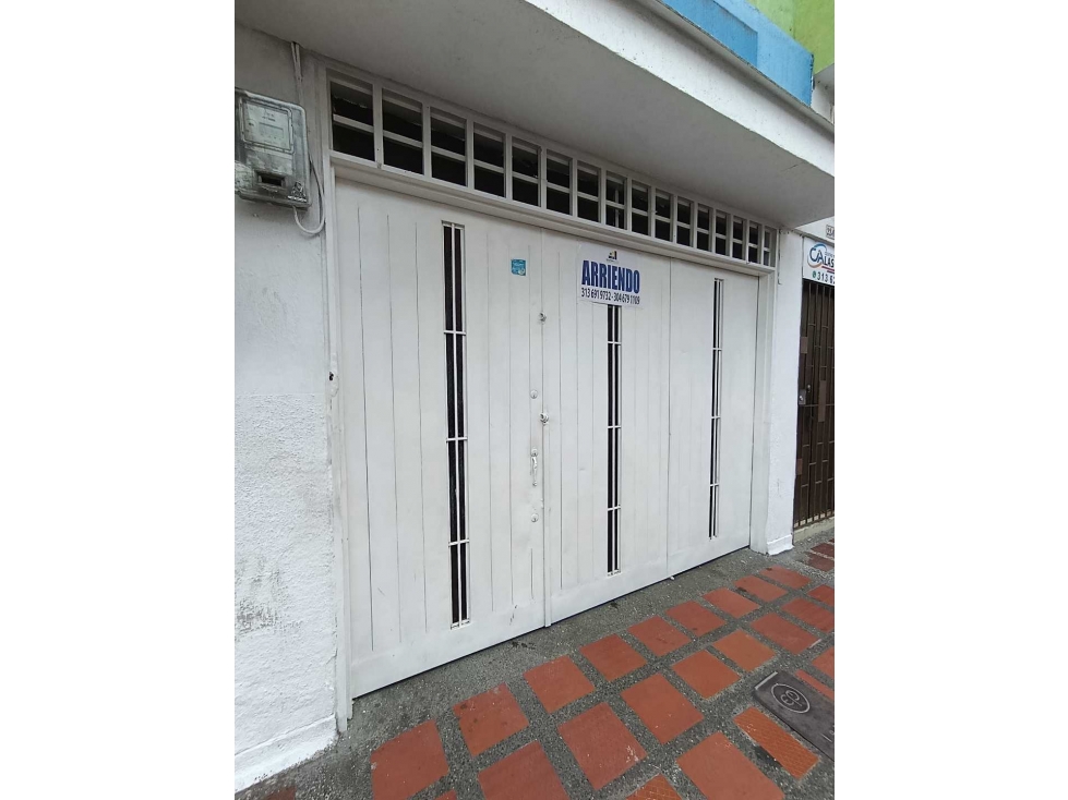SE RENTA LOCAL EN EL B/LA TRINIDAD - 1