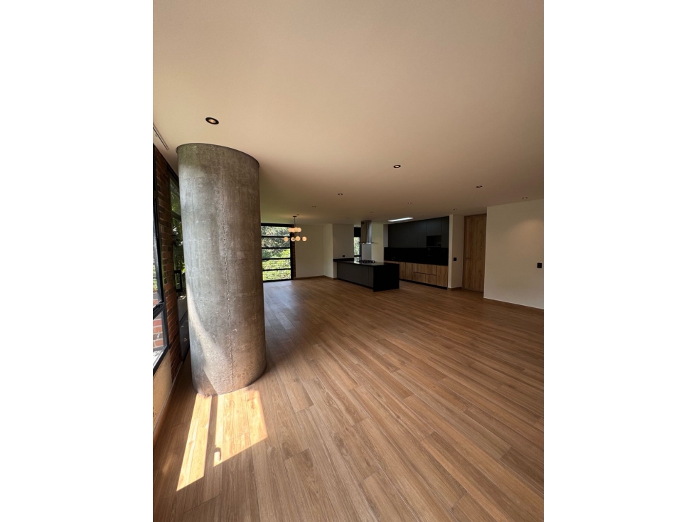 SE RENT VENDE MODERNO Y AMPLIO APARTAMENTO. POBLADO . LA FRONTERA — foto 4