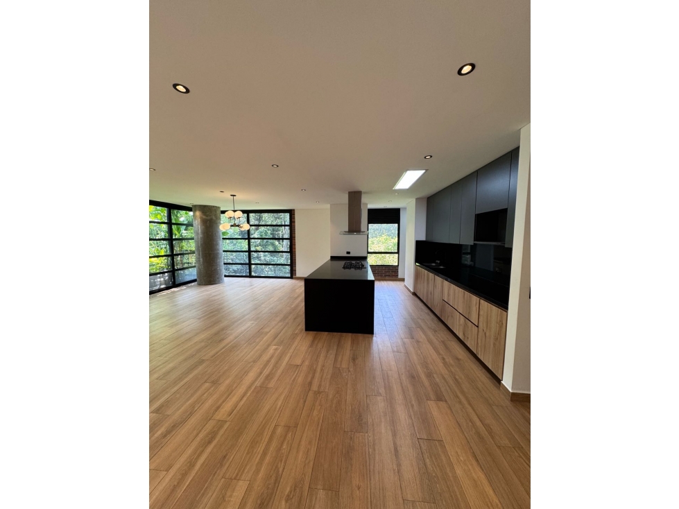 SE RENT VENDE MODERNO Y AMPLIO APARTAMENTO. POBLADO . LA FRONTERA — foto 6