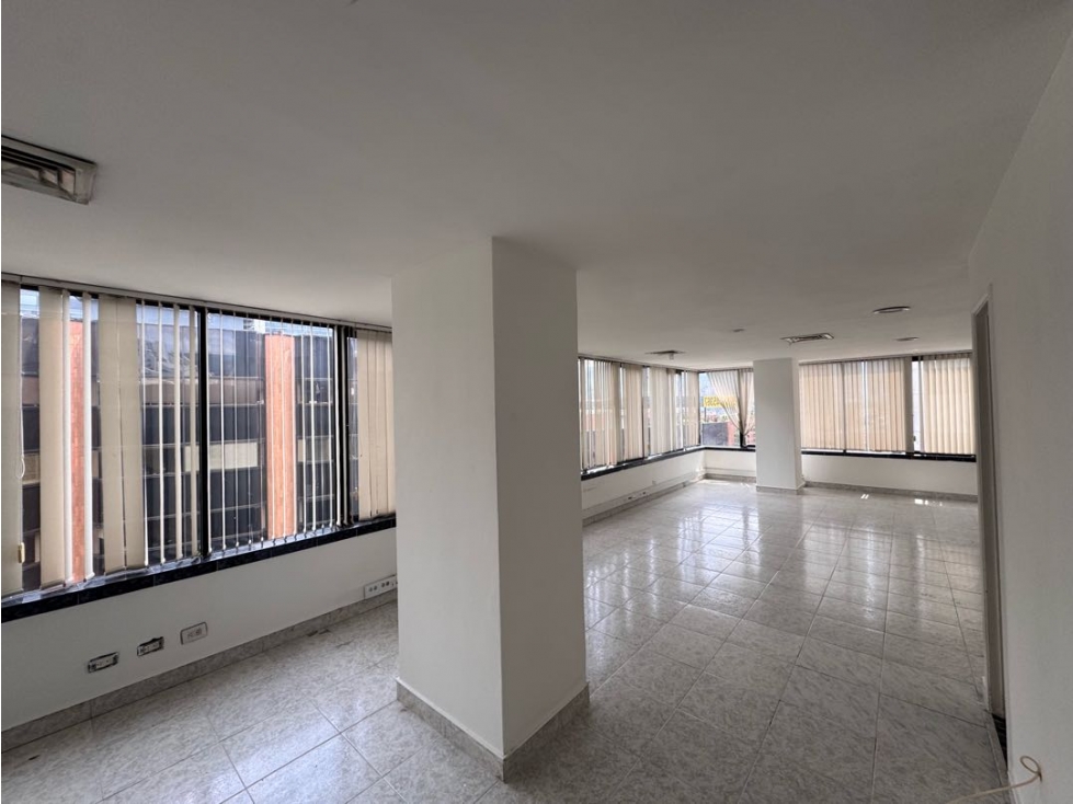 Se renta o vende oficina en la Milla de Oro El Poblado — foto 3