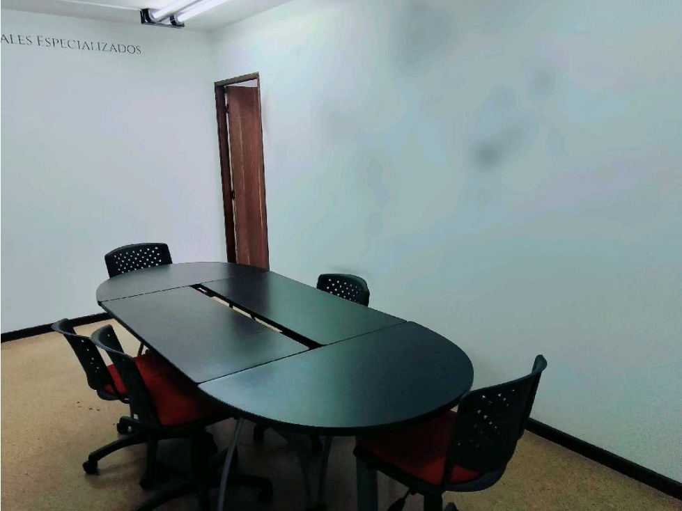 Se renta oficina, excelente ubicación en la glorieta de Turín Pereira - 1